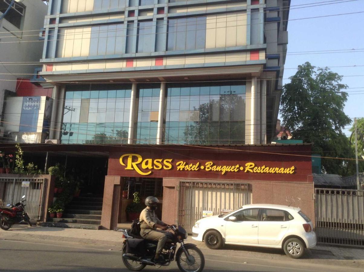 Rass Hotel Kanpur Exterior photo