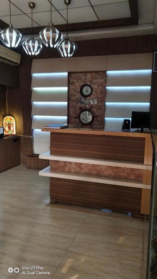 Rass Hotel Kanpur Exterior photo