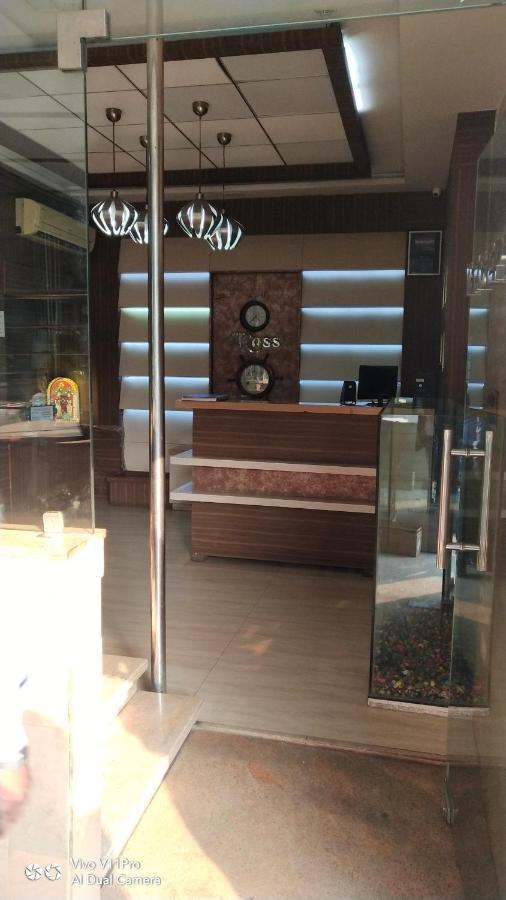 Rass Hotel Kanpur Exterior photo