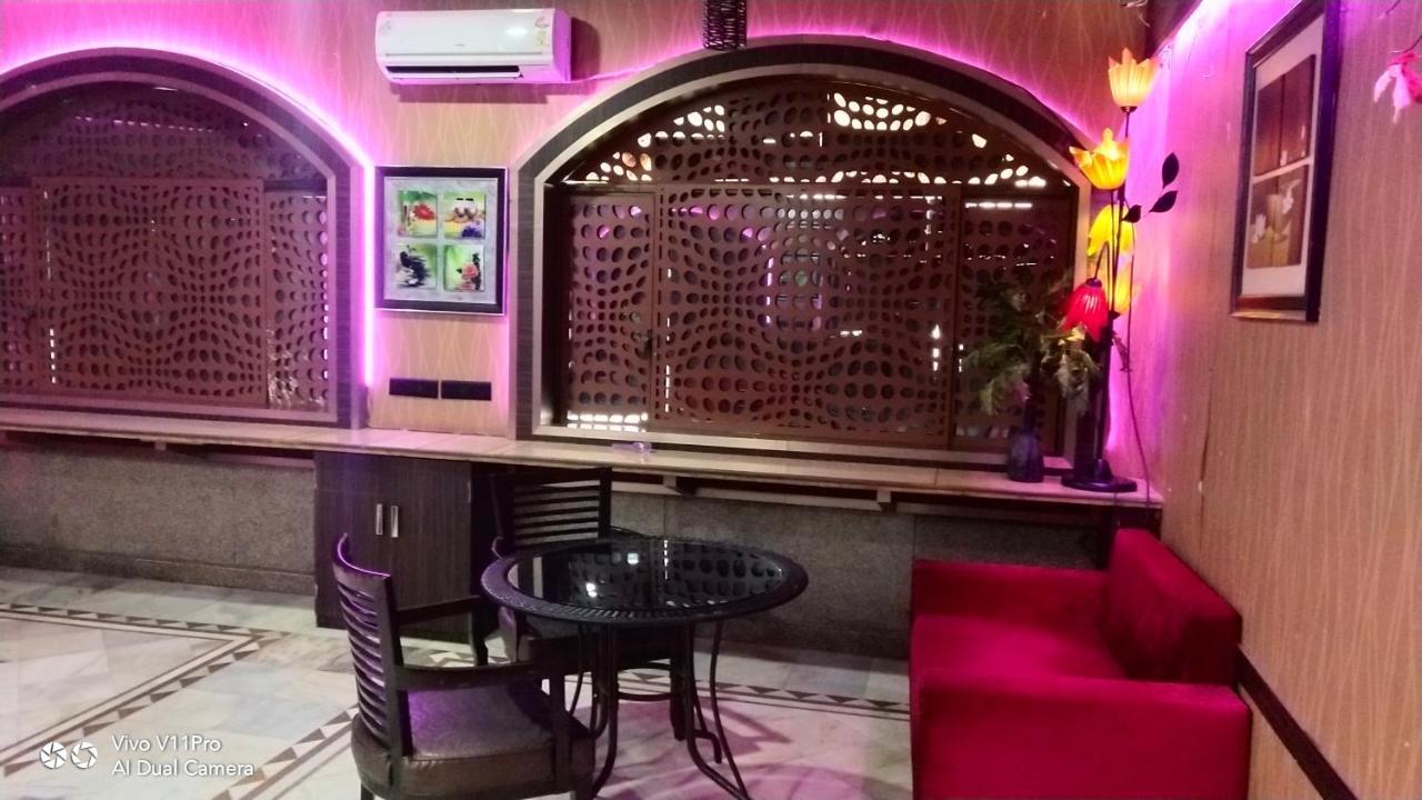 Rass Hotel Kanpur Exterior photo
