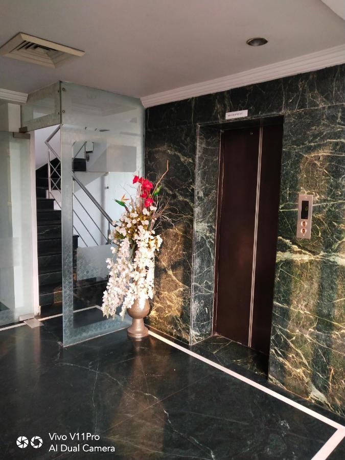 Rass Hotel Kanpur Exterior photo